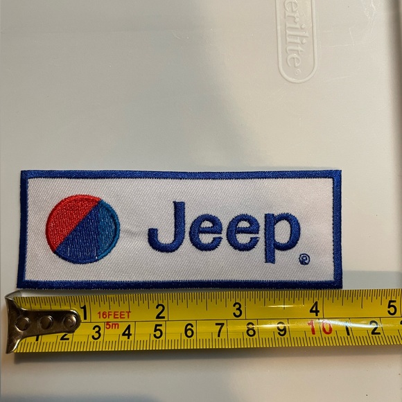 - SALE ❤️ Embroidered White Jeep Logo Iron on Patch - Picture 2 of 3